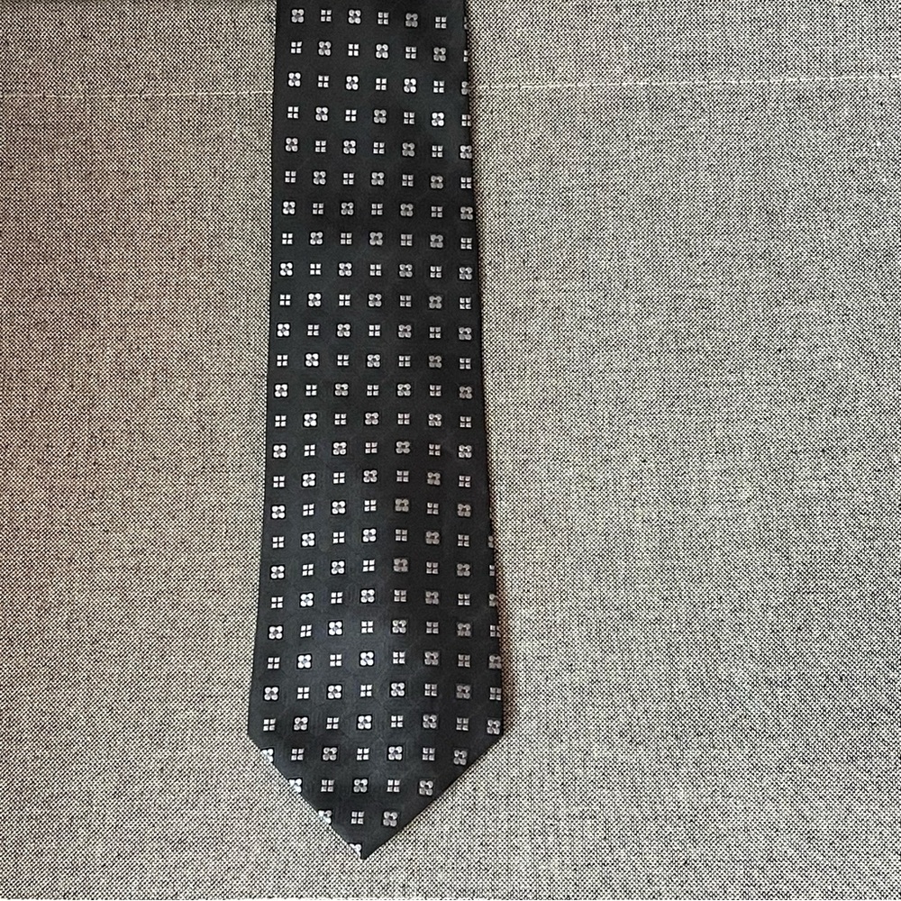 Countess Mara Silk Tie Black Gray Geometric Medallion Classic